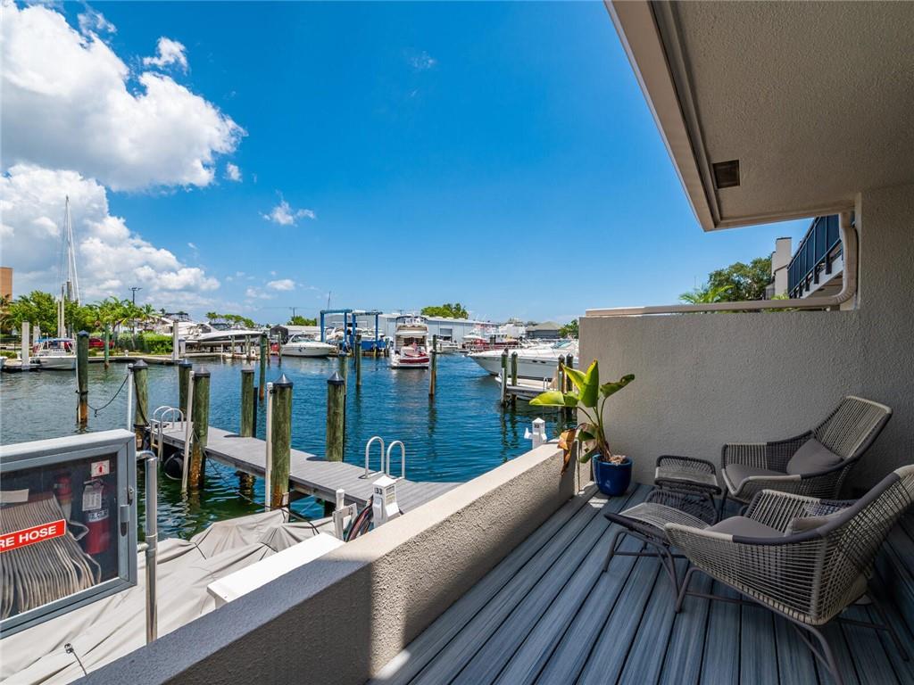 PORTSIDE YACHT CLUB - Residential