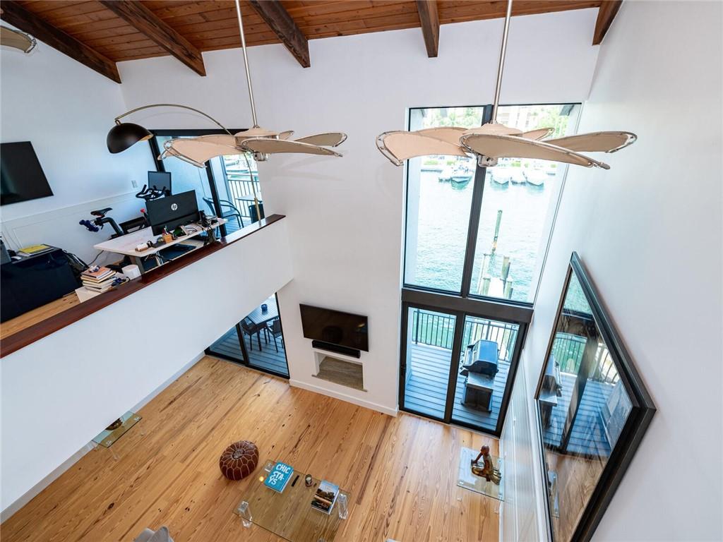 PORTSIDE YACHT CLUB - Residential