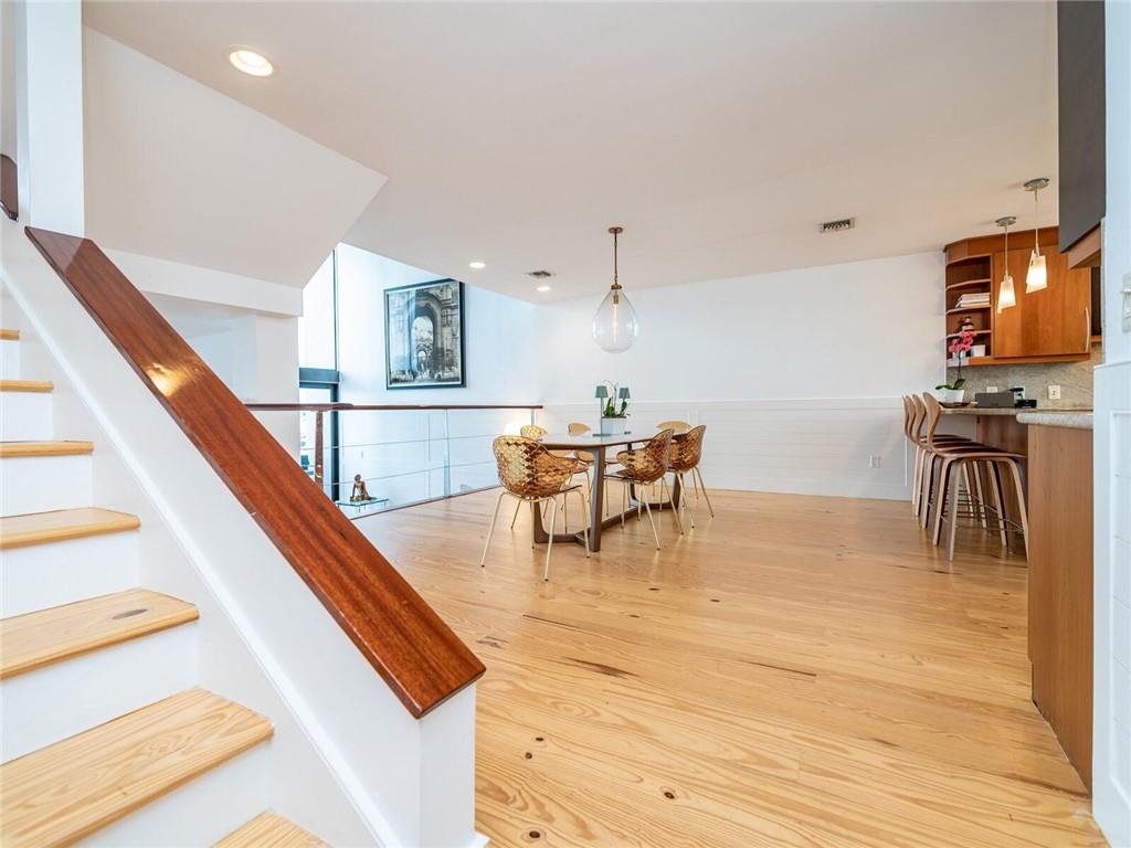 PORTSIDE YACHT CLUB - Residential