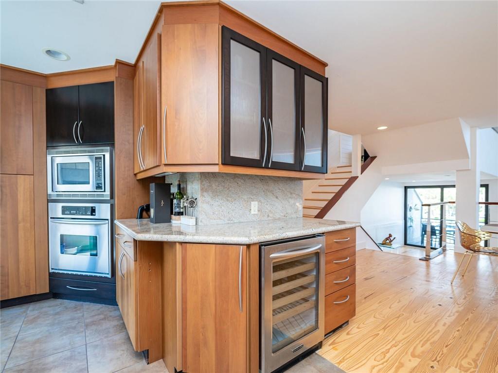 PORTSIDE YACHT CLUB - Residential