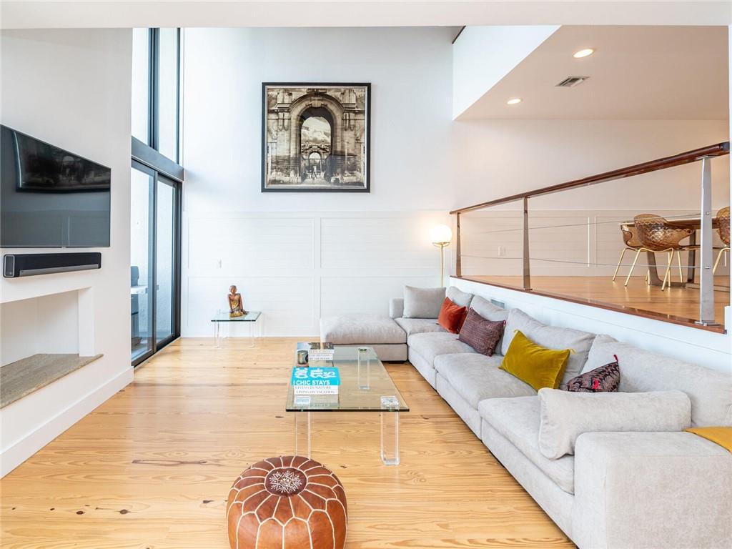 PORTSIDE YACHT CLUB - Residential