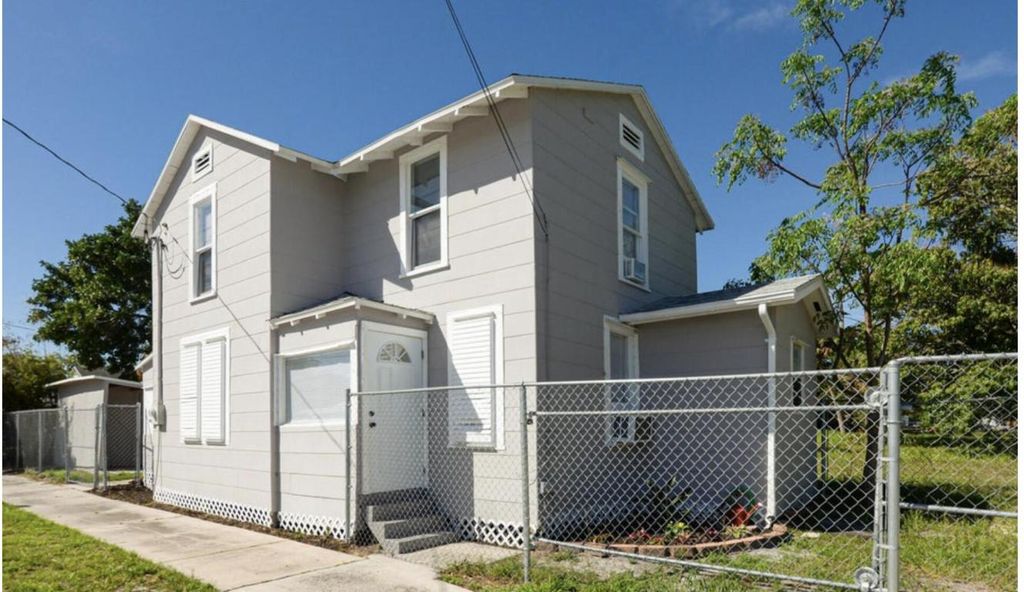 Photo of 119 S 11th Street, Fort Pierce, FL 34950 (MLS # R11156943)