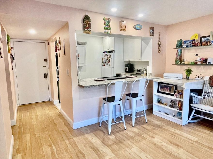 Very spacious and totally remodeled Unit with 1 bedroom and 1 and a half bathroom. Unit was totally renovated in 2017 with open concept kitchen, and installation of Laminate floor in living areas and tile floor in bathrooms and kitchen. Brand new AC 2021. The Oakbrook is a 55+ community. Lots of entertainment areas, oversize pool, tennis court, gym, clubhouse and lots of green areas. Call for private showings