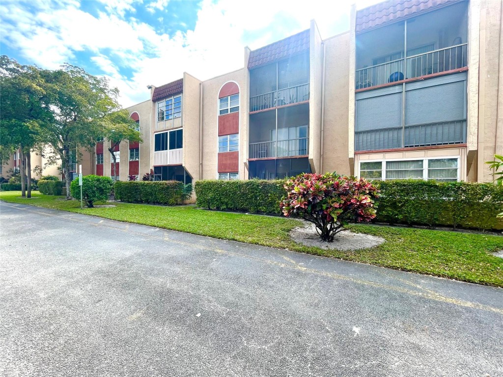 Oakbrook Village - Residential