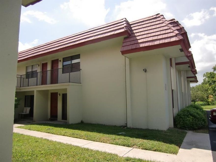 UPDATED AND UPGRADED CONDO, NEW KITCHEN WITH GRANITE COUNTER TOPS AND BEAUTIFUL WOODEN CABINETS. WASHER / DRYER IN UNIT, PORCELAIN TILES THROUGHOUT, FRESHLY PAINTED. LOCATED IN A QUIET CUL DE SAC VERY PRIVATE AND PEACEFUL COMPLEX. CLOSE TO RESTAURANTS, STORES, CVS, BUS STOP ETC. GREAT CORAL SPRINGS SCHOOLS ELEMENTARY, MIDDLE AND HIGH SCHOOL. CLOSE TO CITY CENTER , MULLINS PARK, CHURCH AND HOSPITAL. WITH EASY ACCESS TO SAWGRASS EXPRESS WAY. MUST SEE TO APPRECIATE OWNER REQUEST NO PETS NO SMOKING. ASSOCIATION REQUIRES 650 CREDIT SCORE FAST APPROVAL
