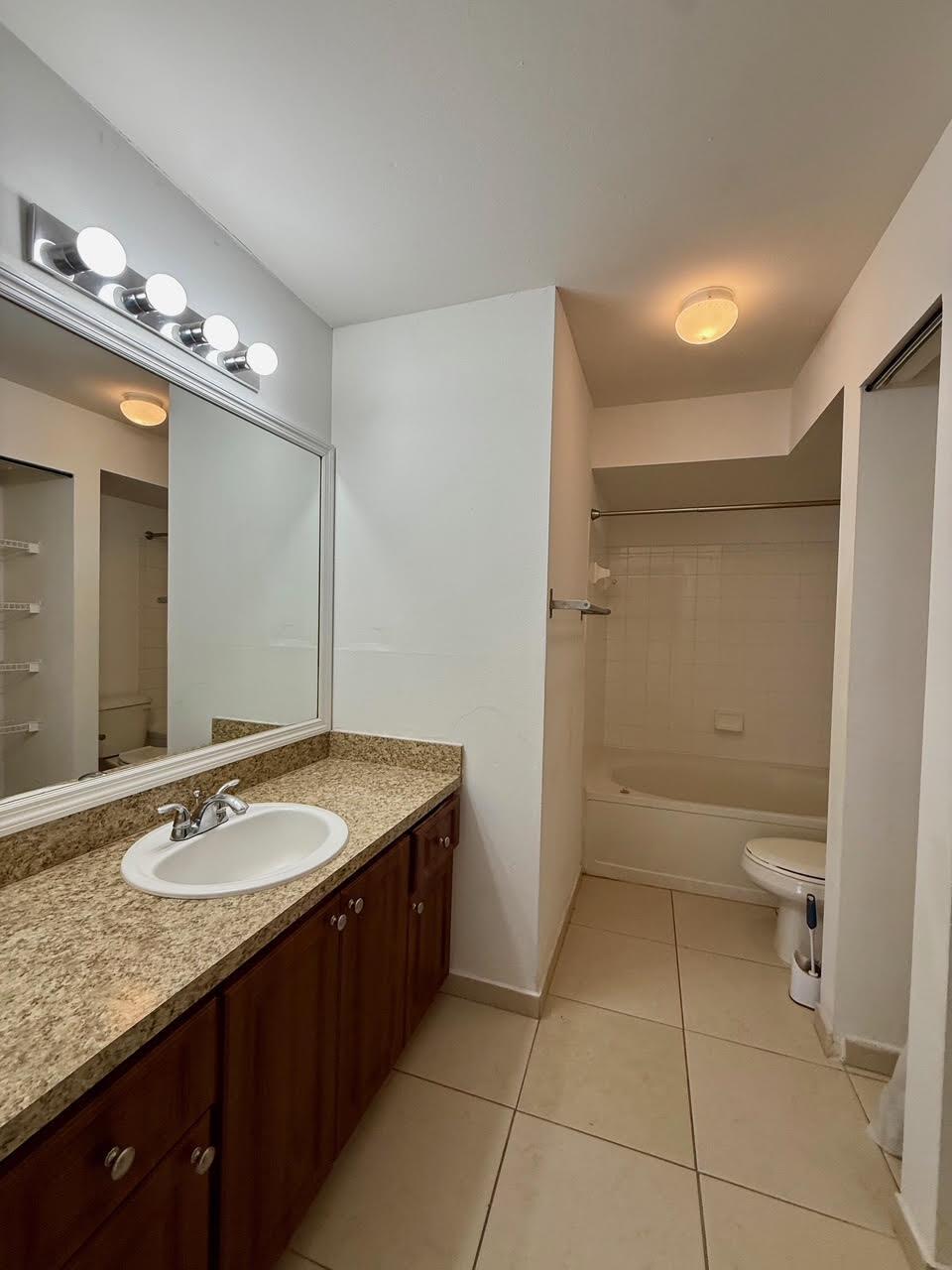 PALM LAKE CONDO - Residential Lease