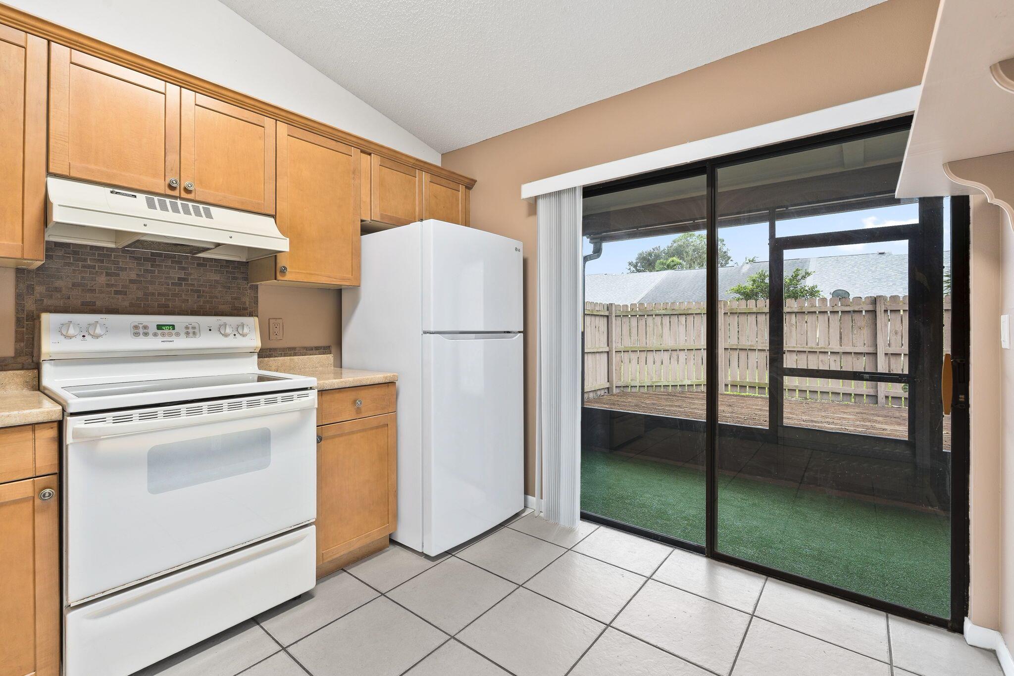 JUPITER VILLAGE TOWNHOMES - Residential