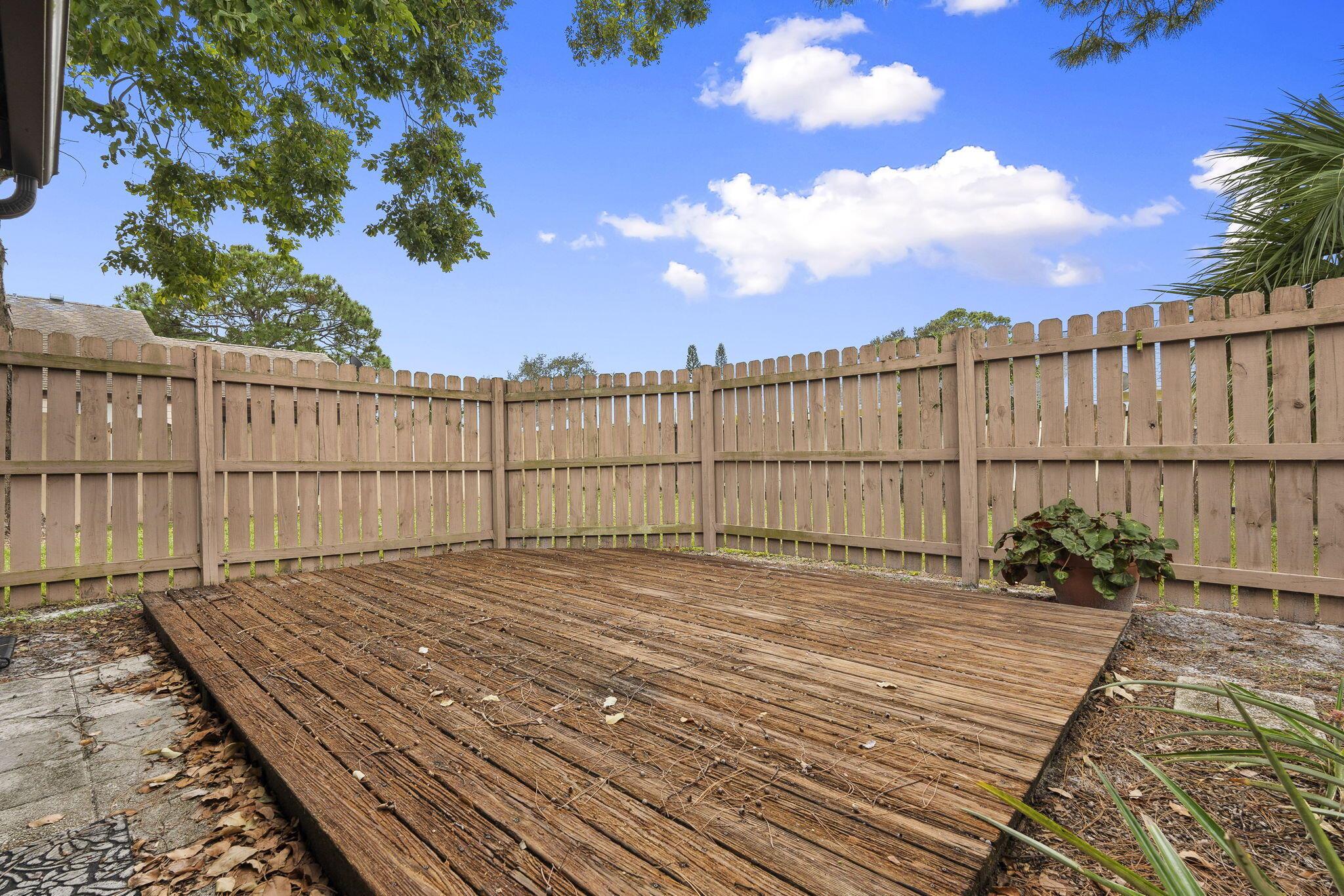 JUPITER VILLAGE TOWNHOMES - Residential