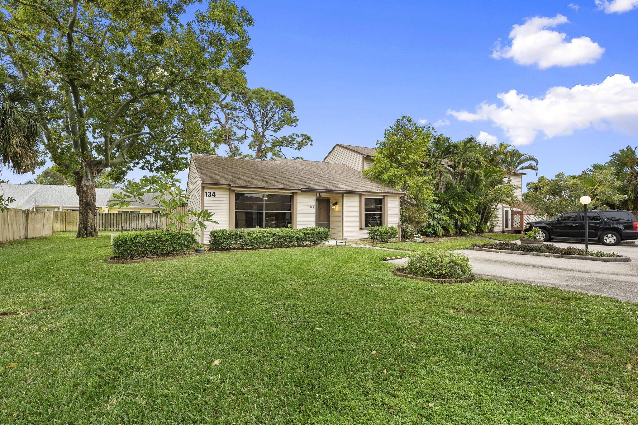 JUPITER VILLAGE TOWNHOMES - Residential