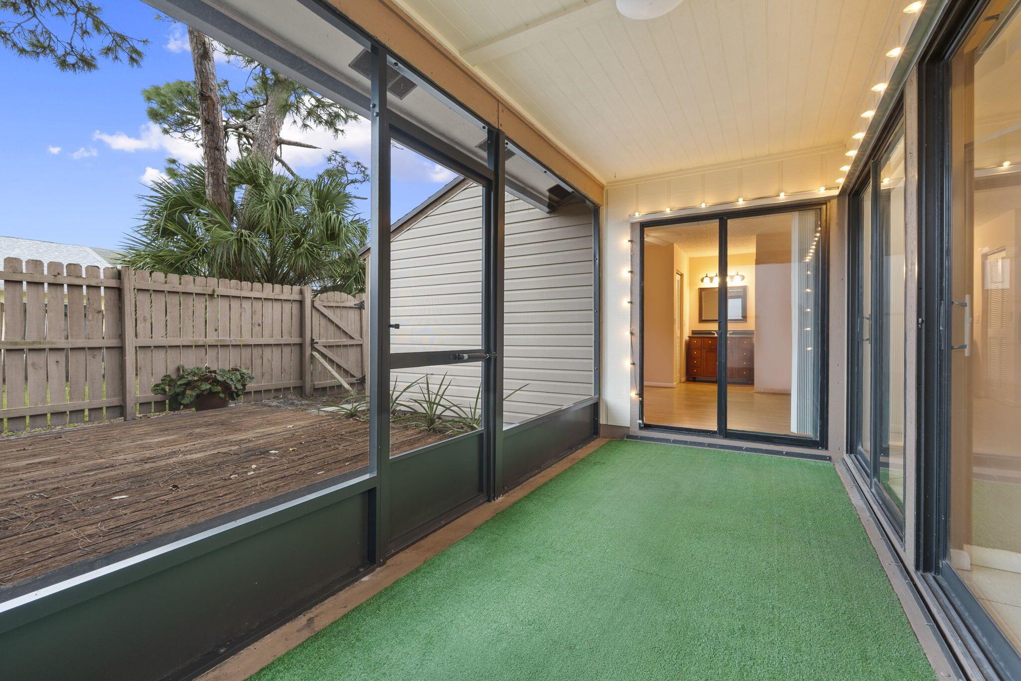 JUPITER VILLAGE TOWNHOMES - Residential