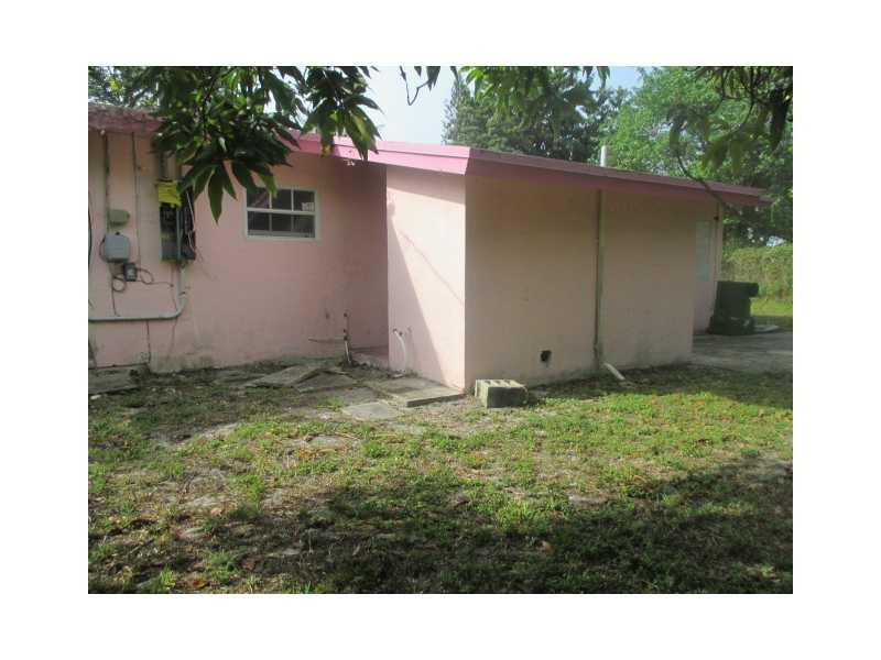 LAUDERDALE VILLAS - Residential
