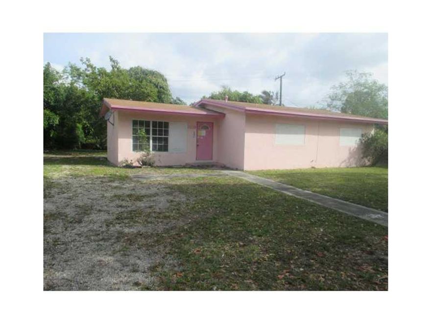 SFH 3B/2B NO ON-SUITE BATHROOM, NEWER KITCHEN CABINETS, CERAMIC FLOOR IN MAIN LIVING AREAS. LARGE LOT, ROOM TO EXPAND. SOLD AS IS - NEEDS TLC. IT'S ENCOURAGED OFFERS INCLUDE POF, IF CASH OR PQ LETTER, IF FINANCED. SELLER/AGENT HAVE NO PRIOR PROPERTY HISTO RY OR DOCUMENTS AVAILALBE. Employees and family members residing with employees of JPMorgan Chase Bank, N.A, its affiliates or subsidiaries are strictly prohibited from directly or indirectly purchasing any property owned by JPMorgan Chase Bank, N.A.