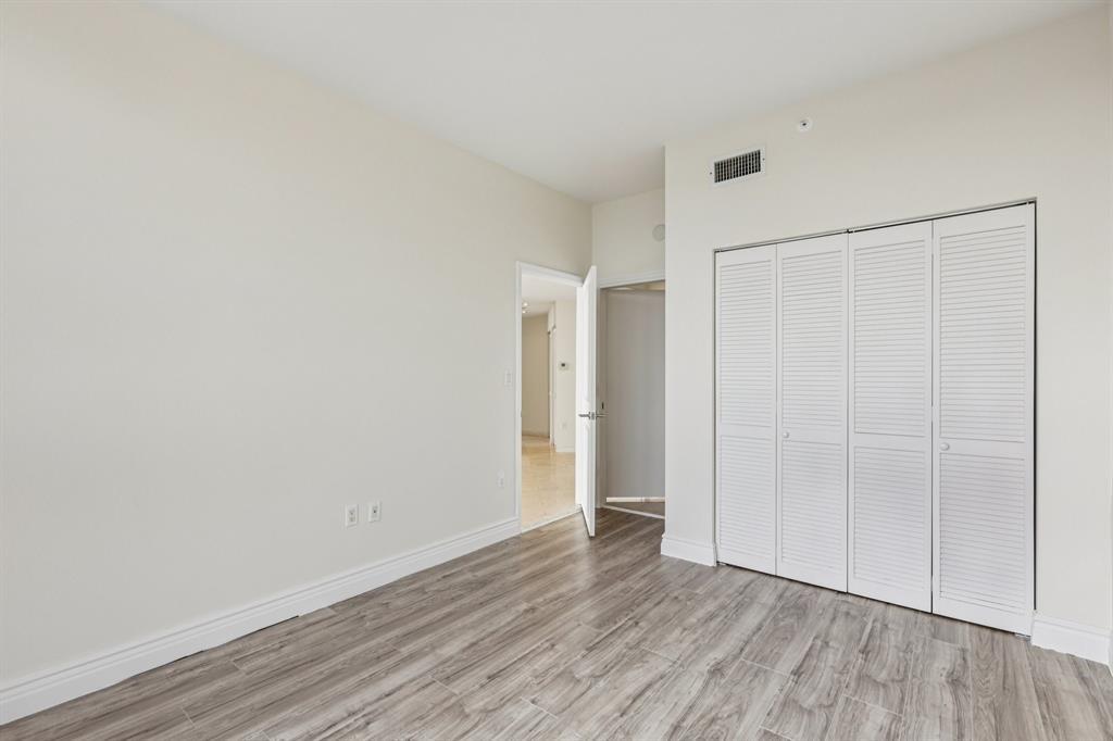 ST TROPEZ OCEAN - Residential