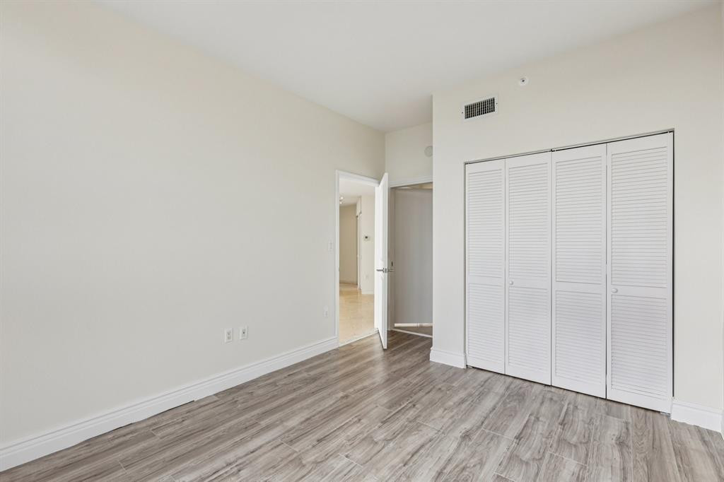 ST TROPEZ OCEAN - Residential