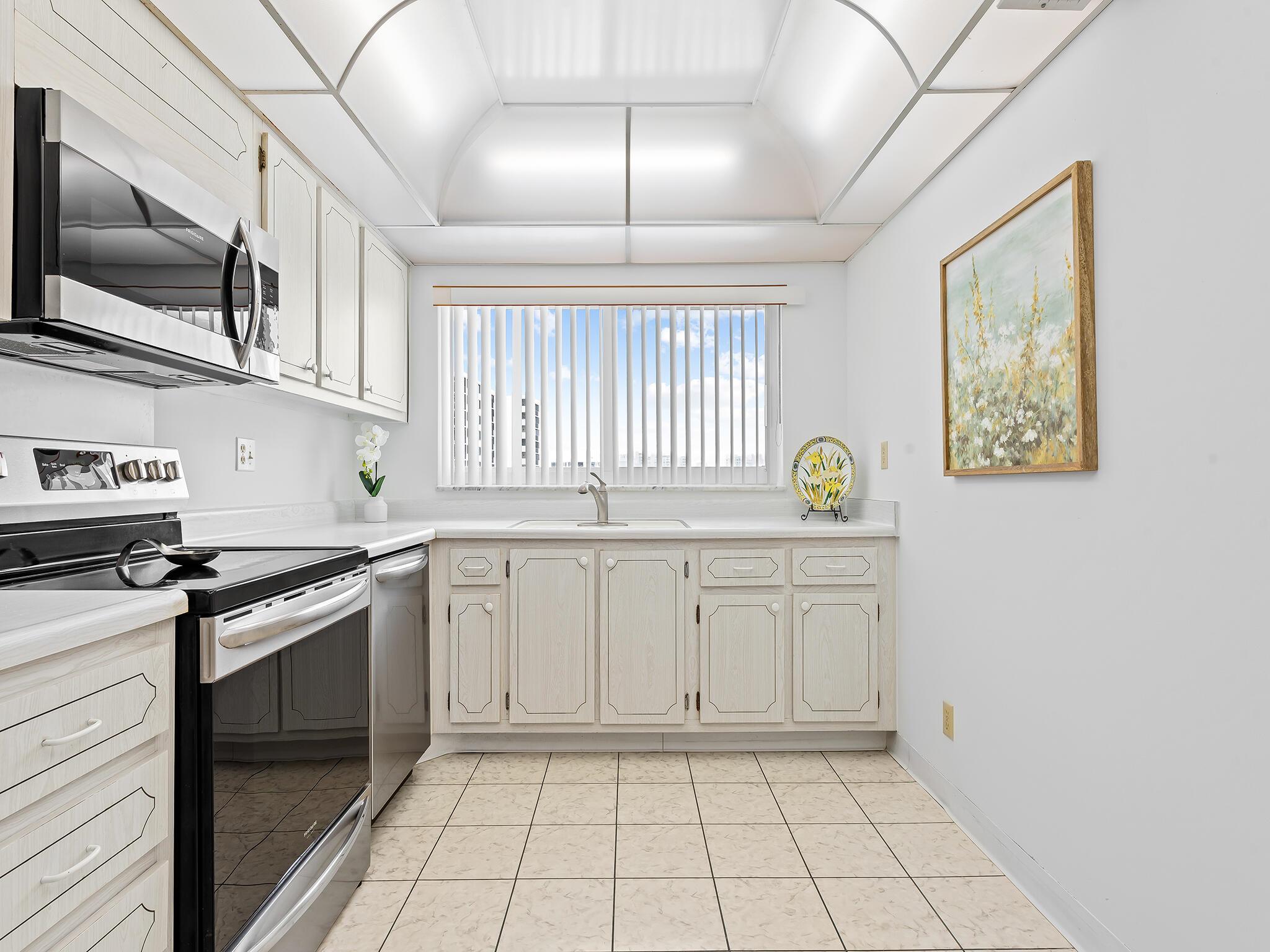 SEAGATE OF HIGHLAND CONDO - Residential