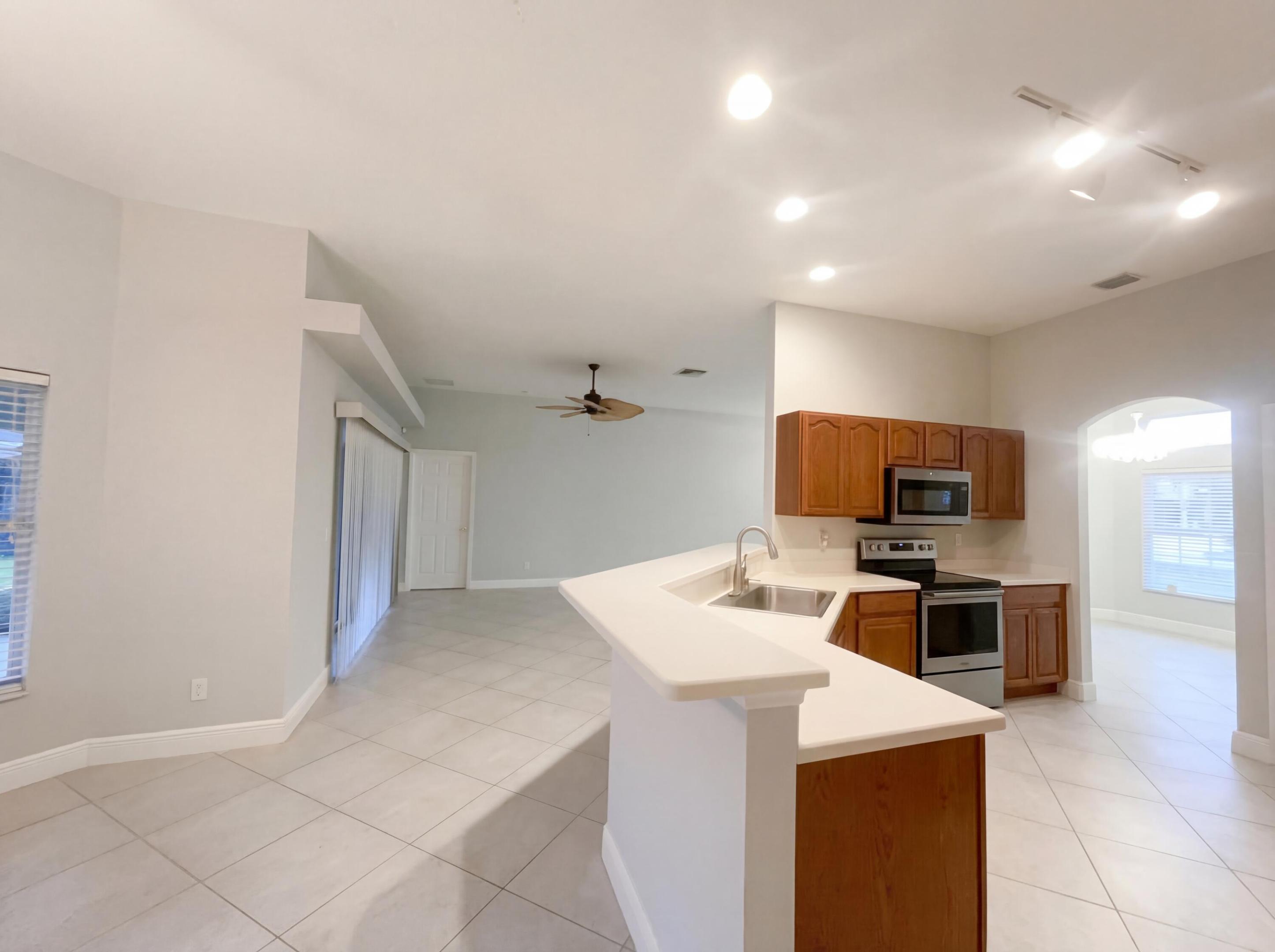 PORT ST LUCIE SECTION 46 1ST REPLAT - Residential