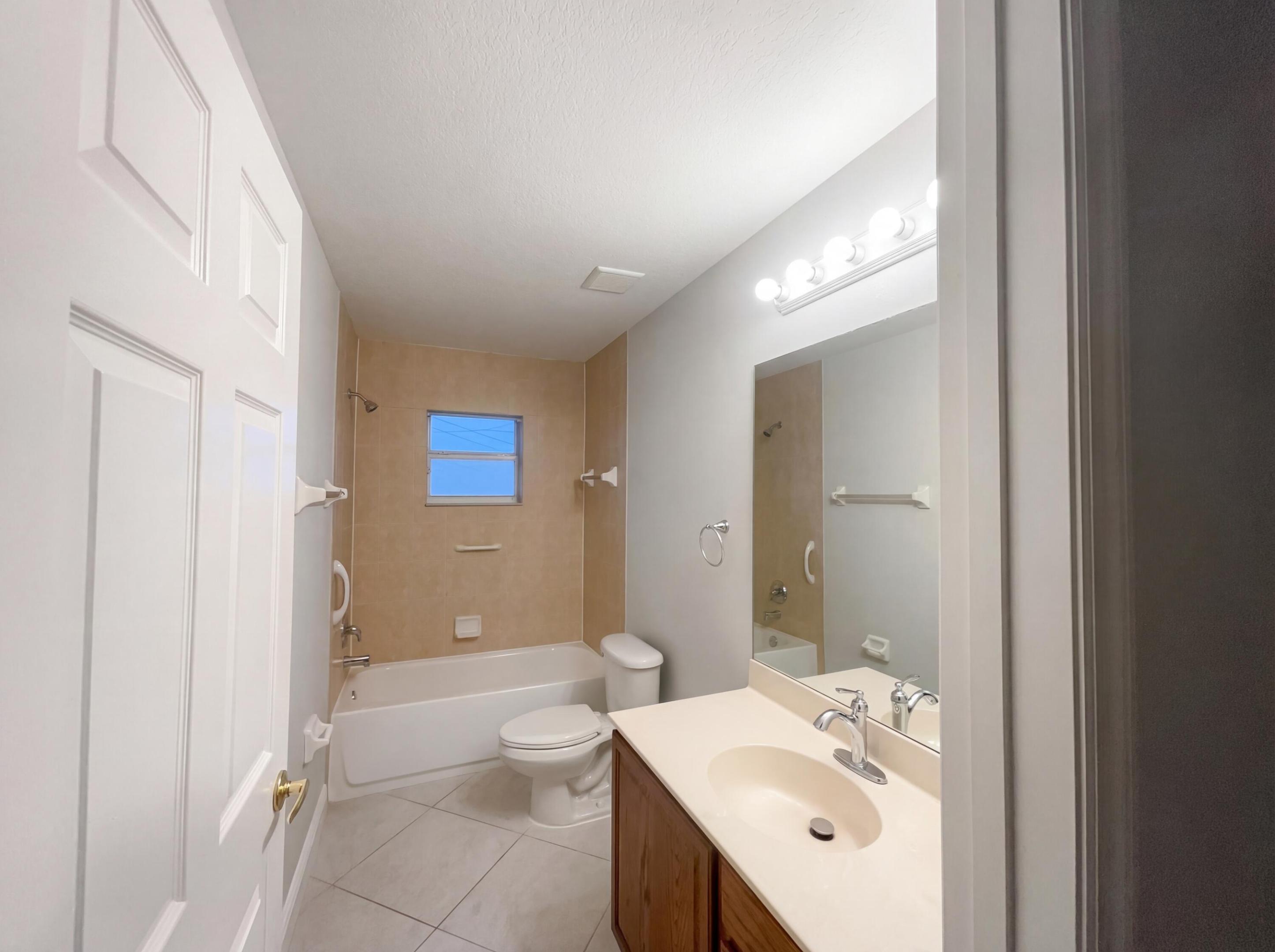 PORT ST LUCIE SECTION 46 1ST REPLAT - Residential