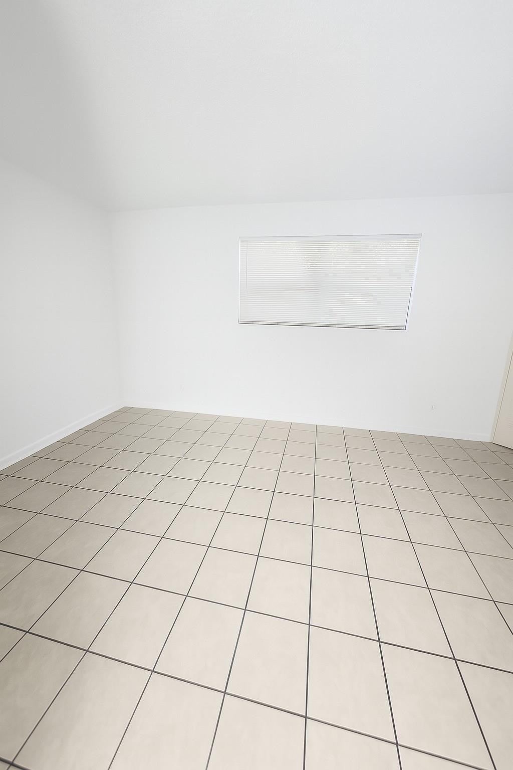 1151 NE 17th Court Apt 27