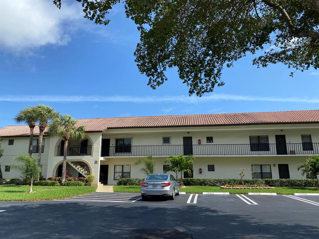 Photo of 2 Via De Casas Sur #203, Boynton Beach, FL 33426 (MLS # R10999192)