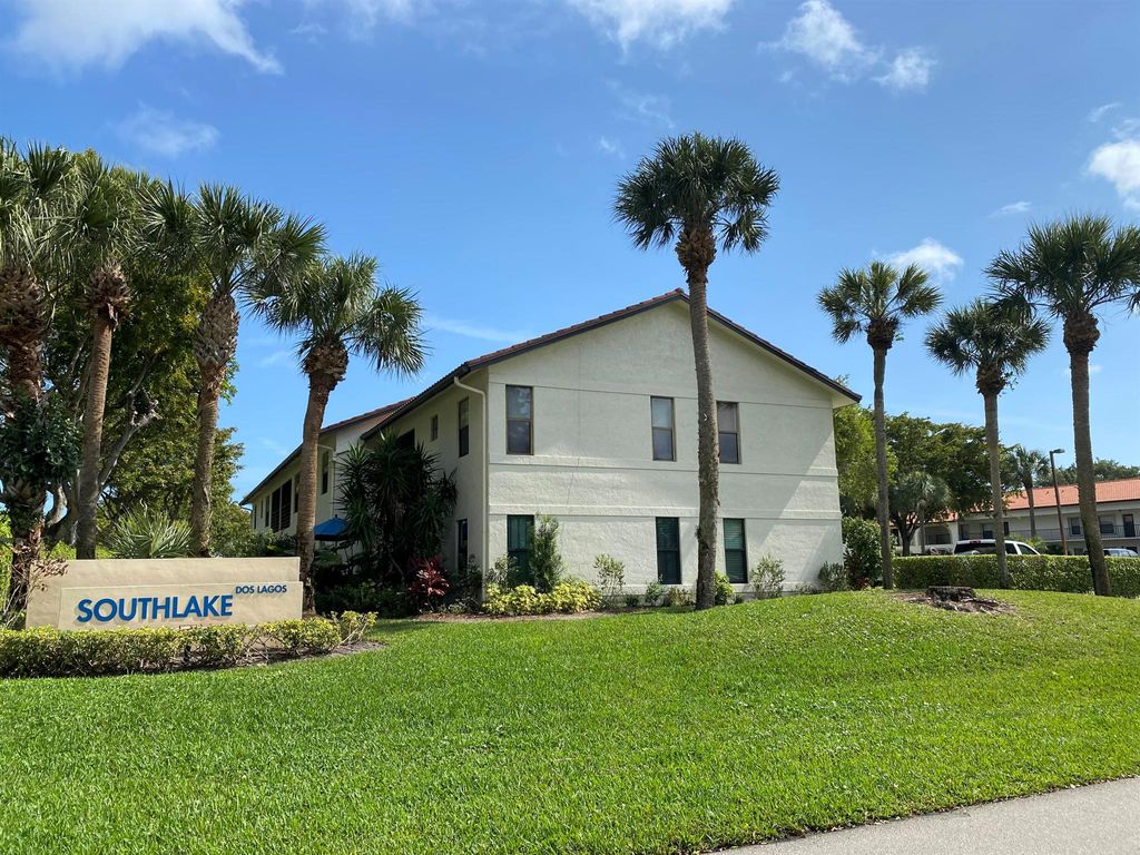 Photo of 2 Via De Casas Sur #203, Boynton Beach, FL 33426 (MLS # R10999192)