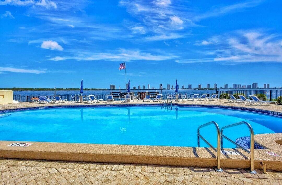 PARADISE HARBOUR CONDO - Residential