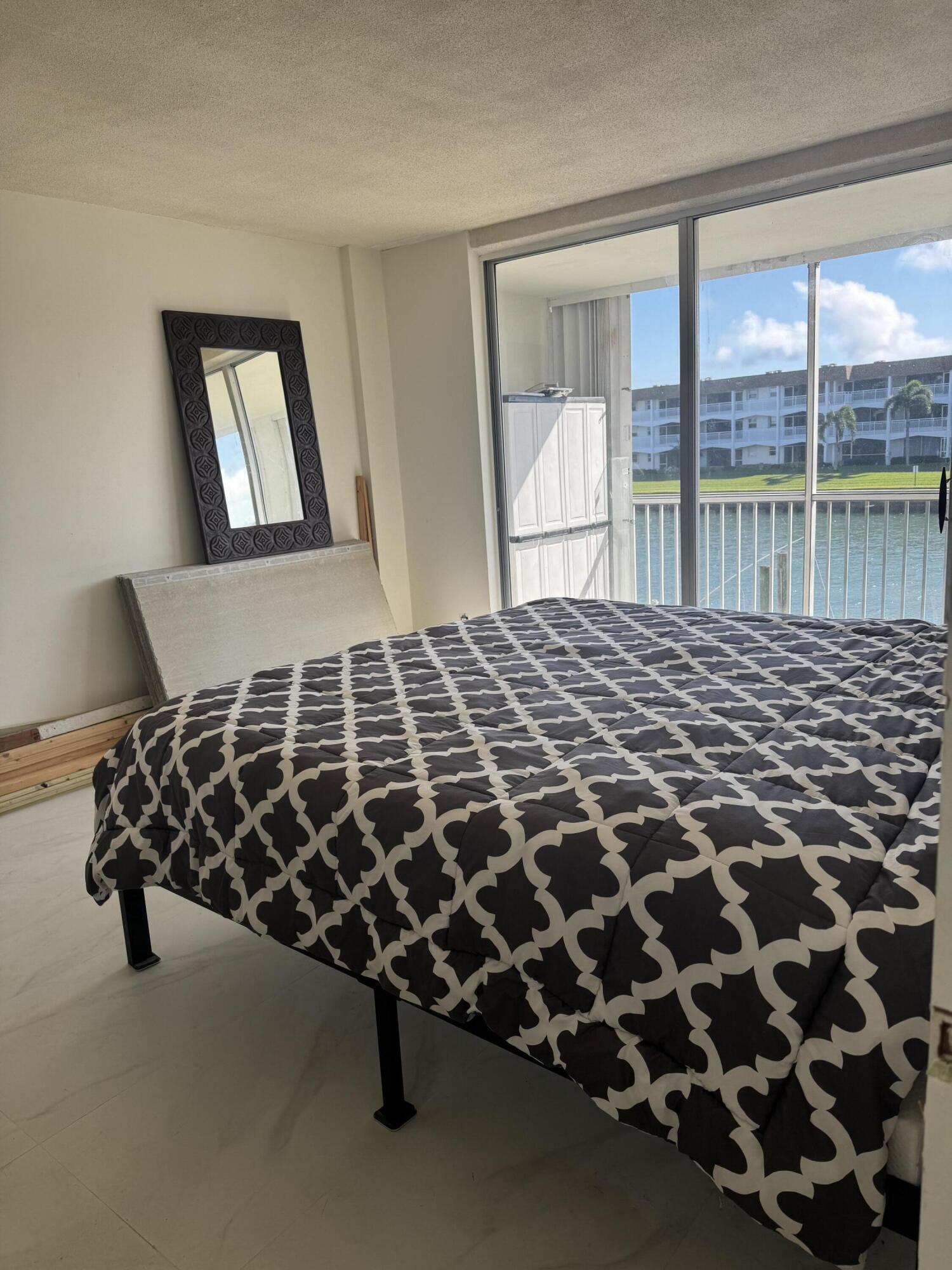 PARADISE HARBOUR CONDO - Residential
