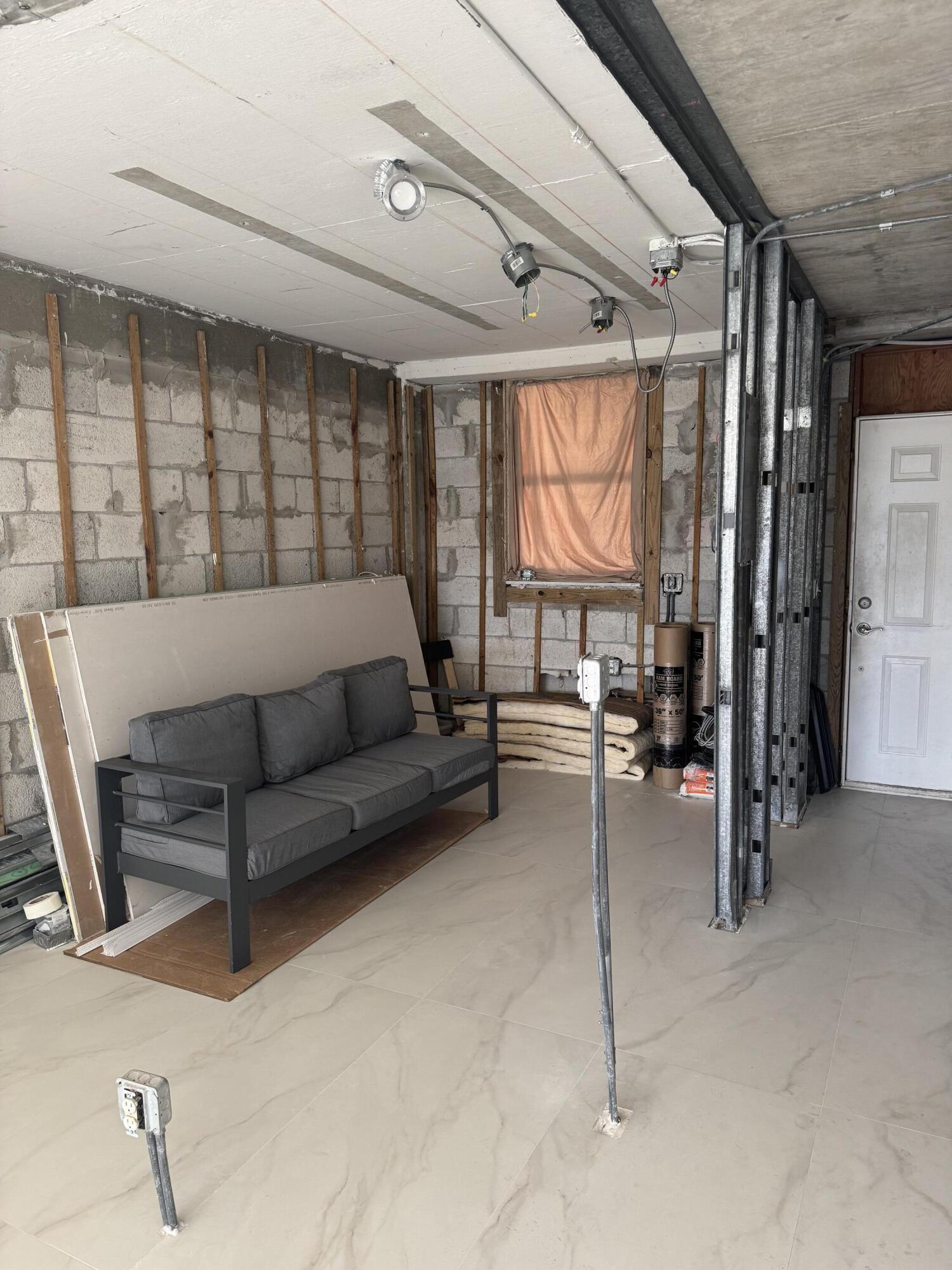 PARADISE HARBOUR CONDO - Residential