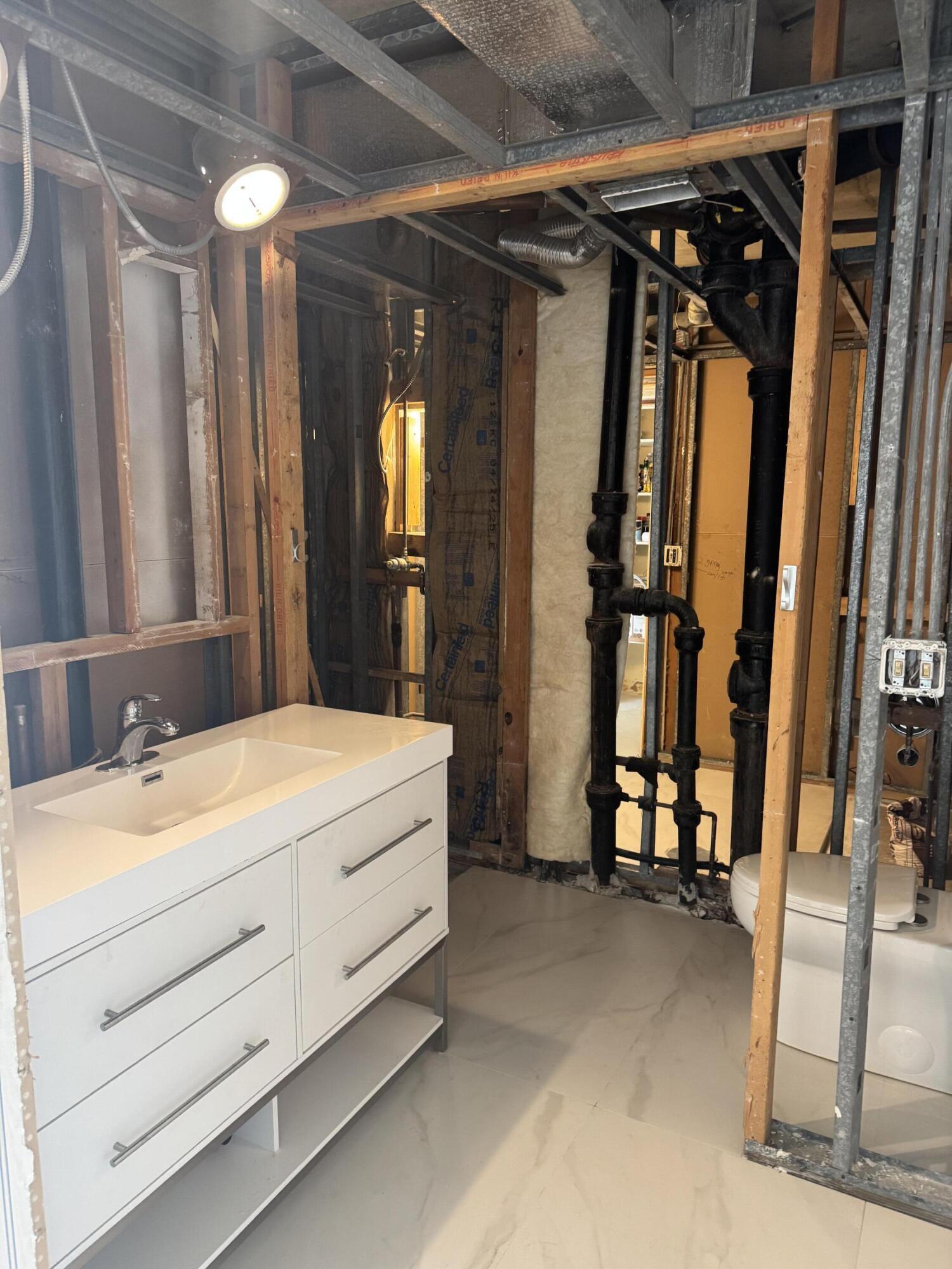 PARADISE HARBOUR CONDO - Residential