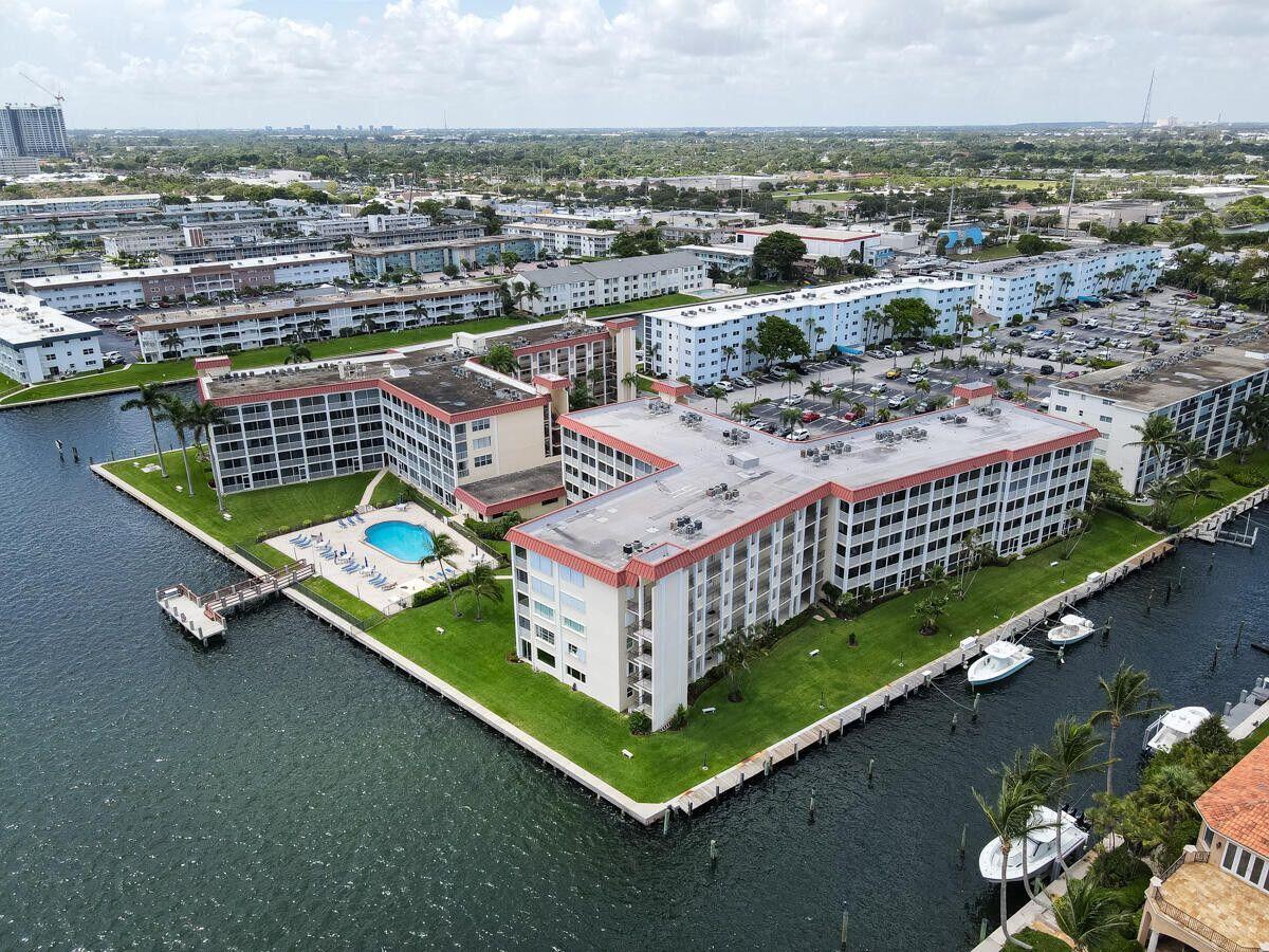 PARADISE HARBOUR CONDO - Residential