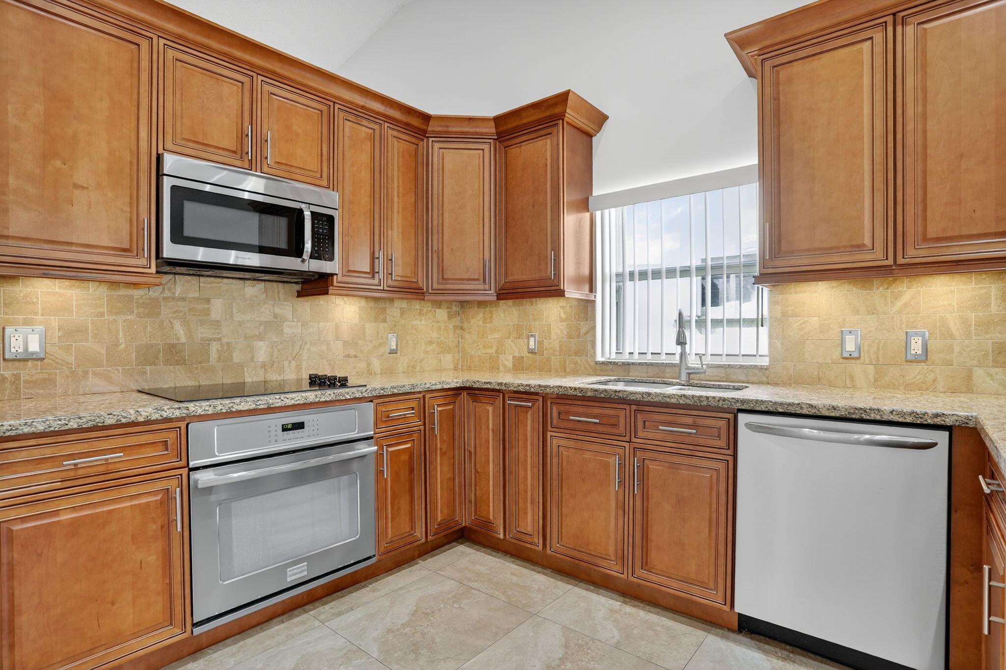 PARKWOOD VI - Residential