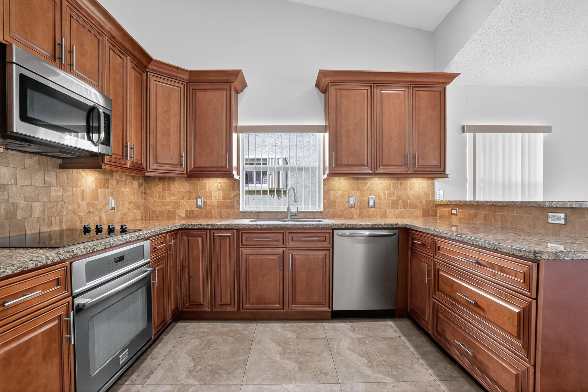 PARKWOOD VI - Residential
