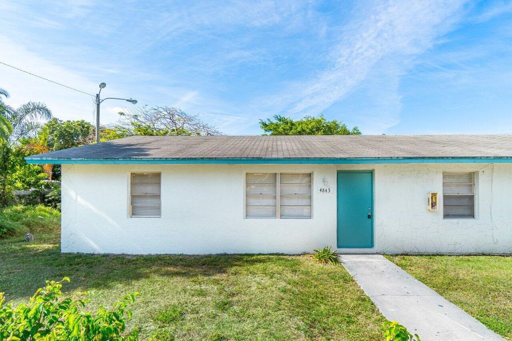 Photo of 4843 Gulfstream Road, Lake Worth, FL 33461 (MLS # R10981269)