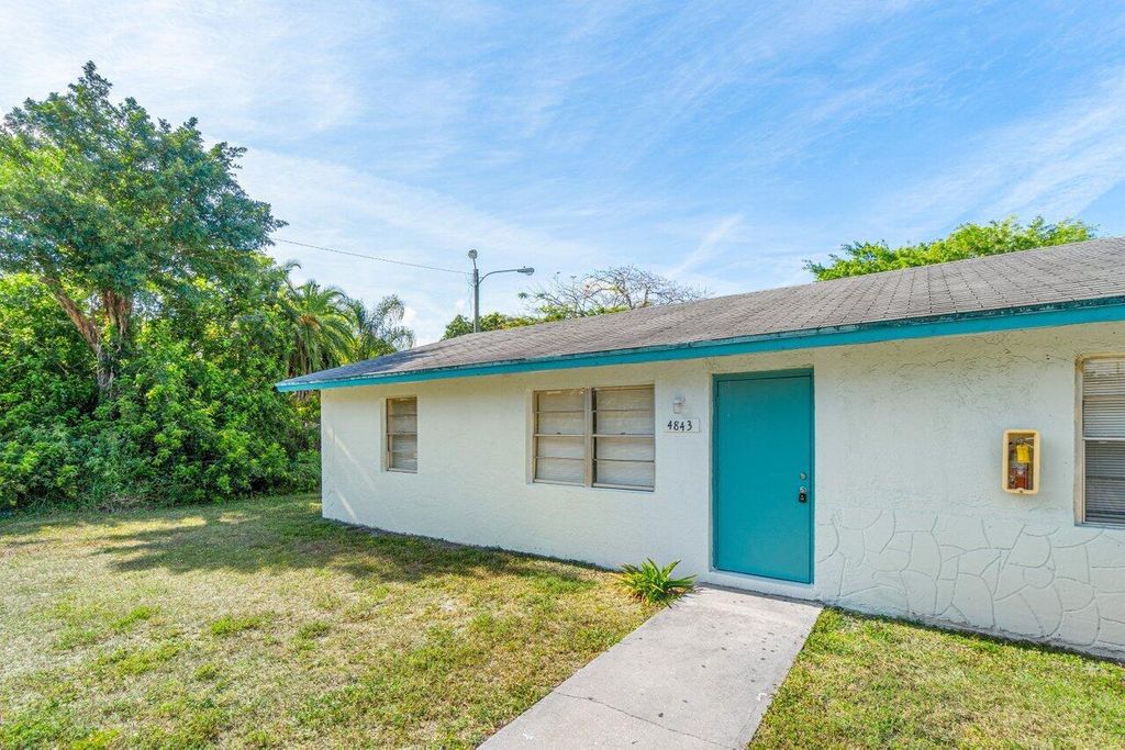 Photo of 4843 Gulfstream Road, Lake Worth, FL 33461 (MLS # R10981269)
