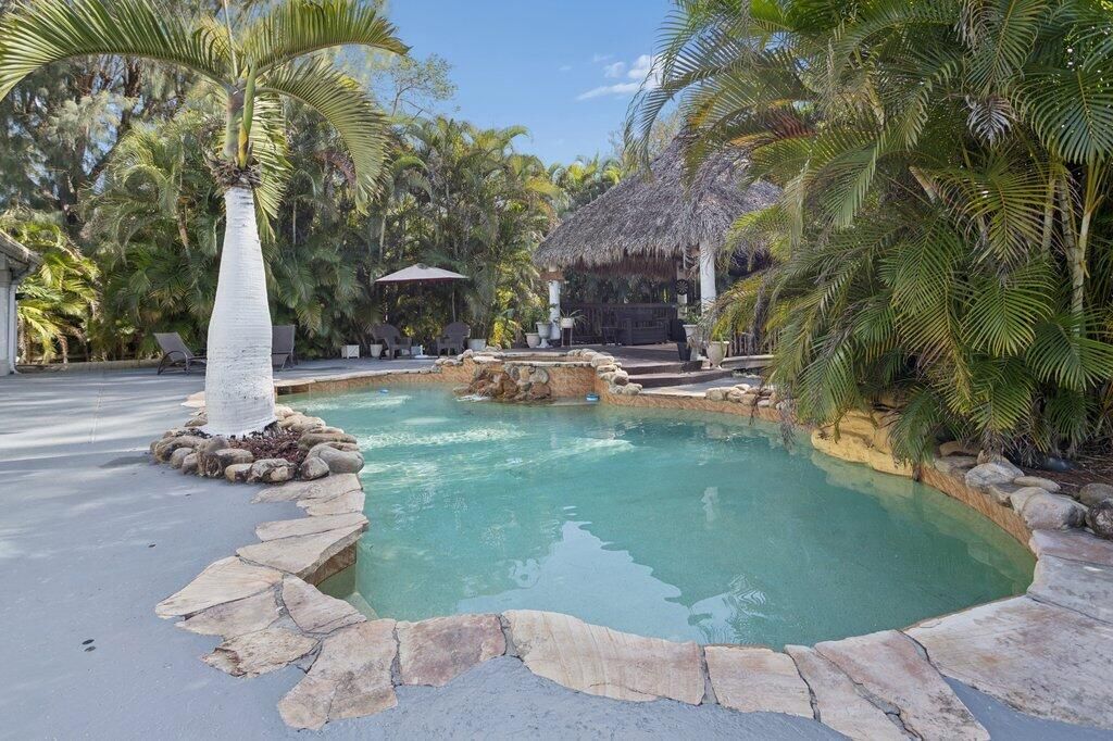 Photo of 5521 SW 109th Avenue, Davie, FL 33328 (MLS # B26001801)