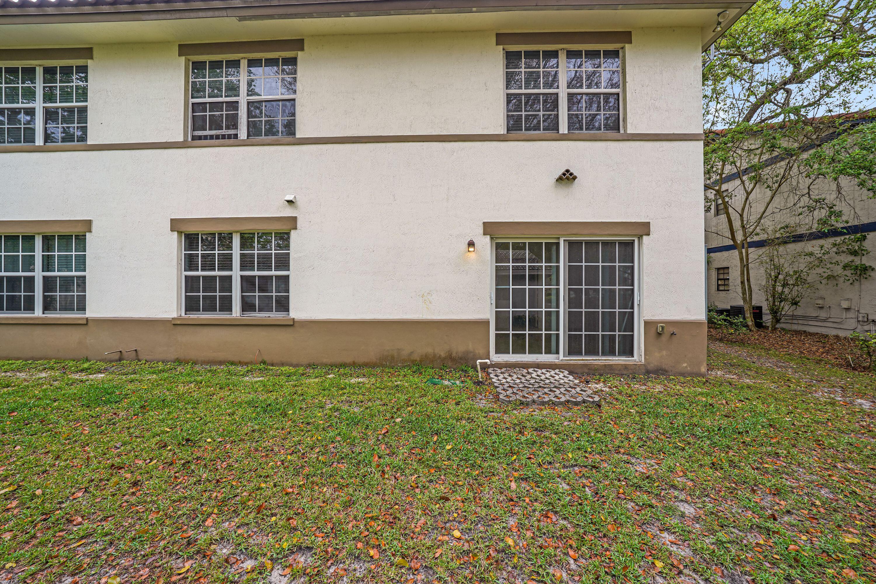 CASTLEWOOD - Residential Lease