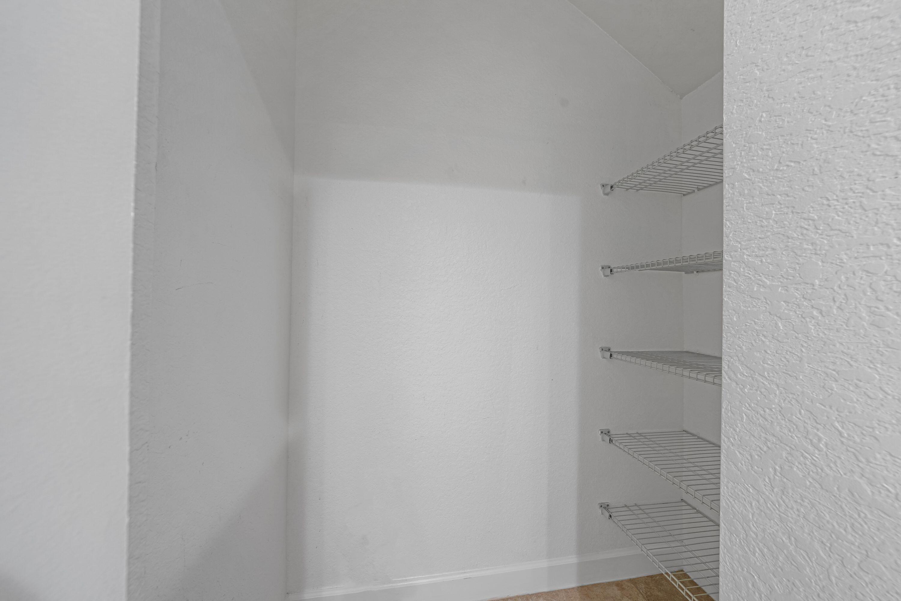 CASTLEWOOD - Residential Lease