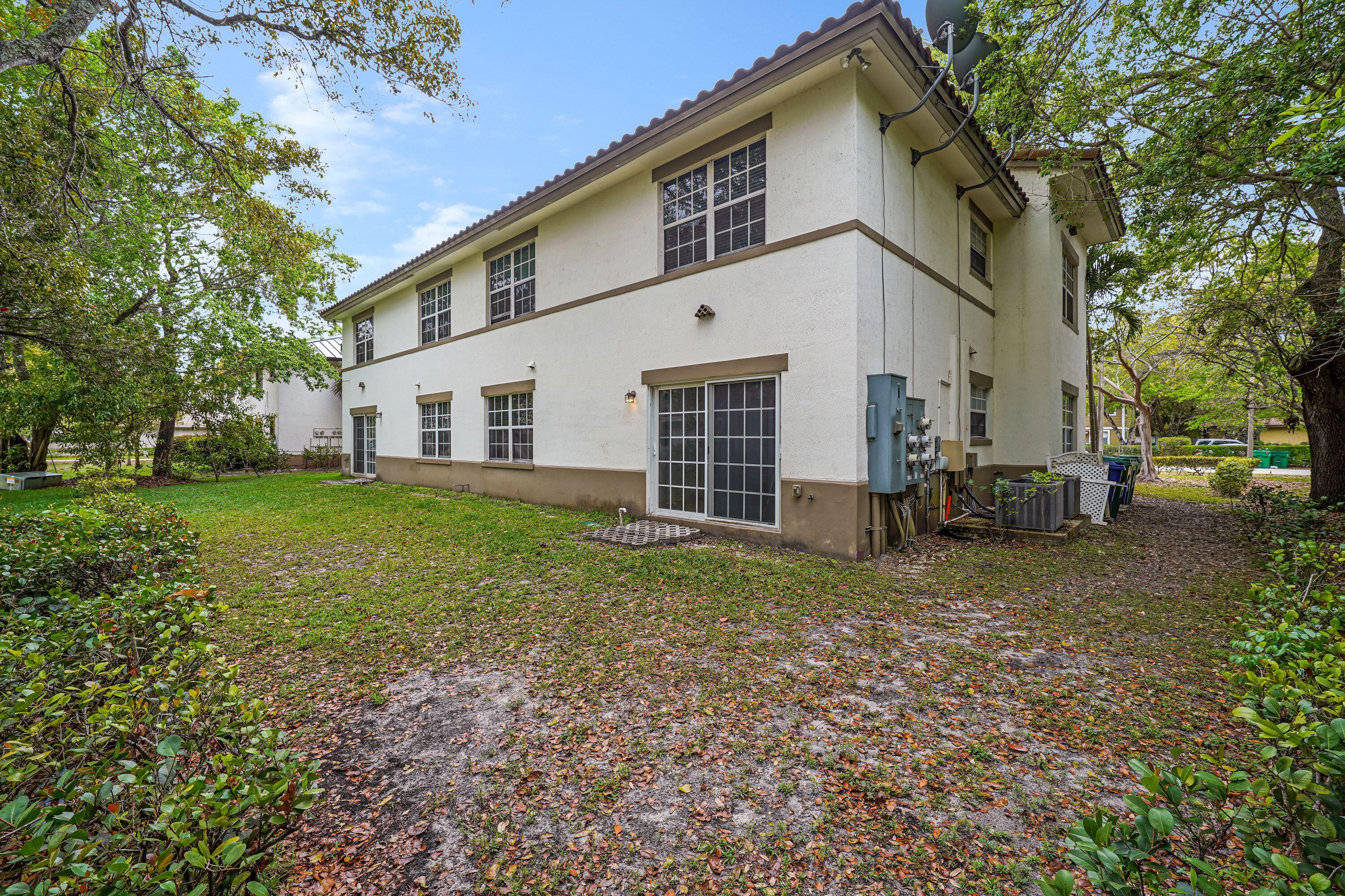 CASTLEWOOD - Residential Lease