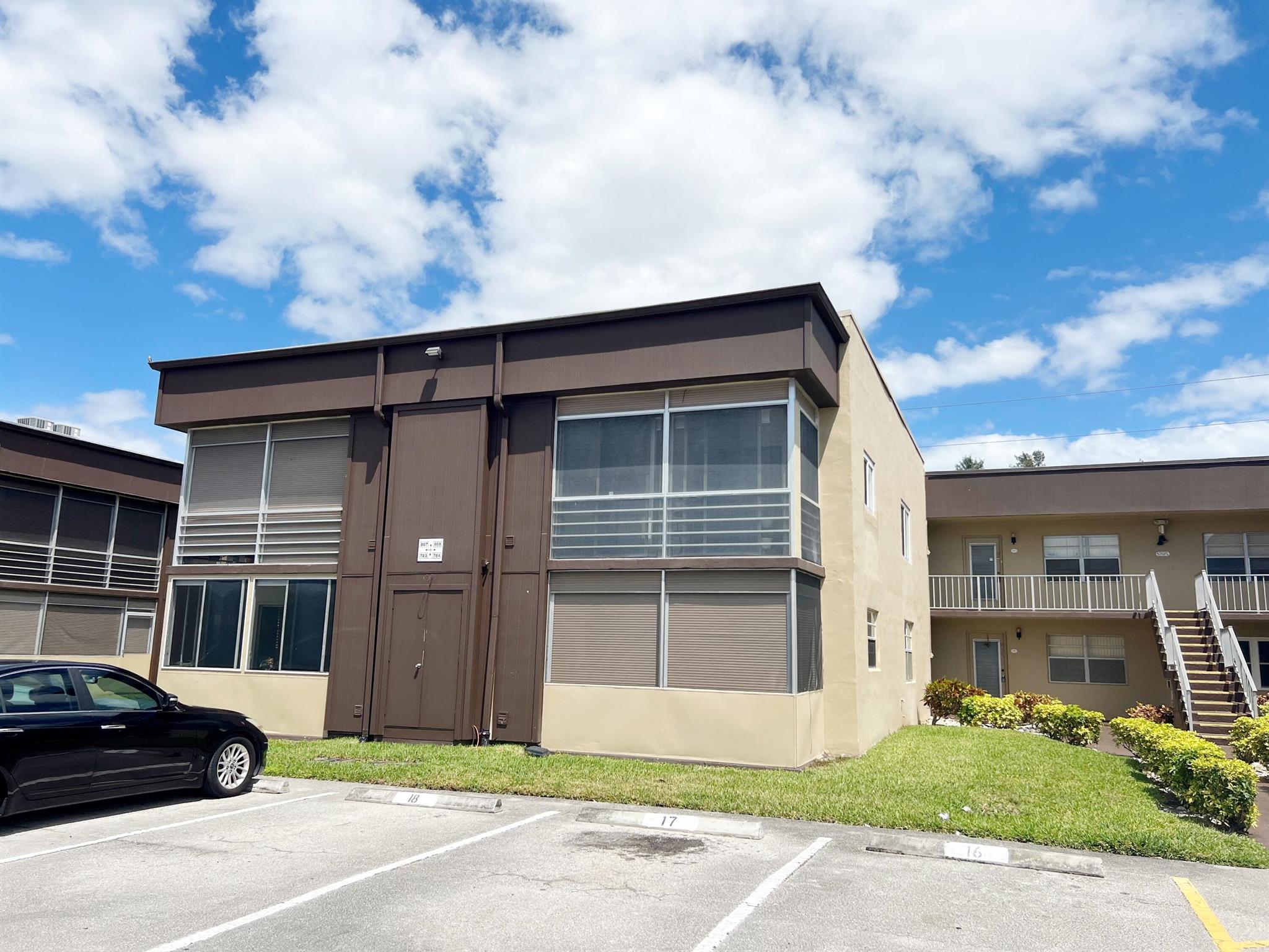 KINGS POINT BURGUNDY CONDOS - Residential Lease