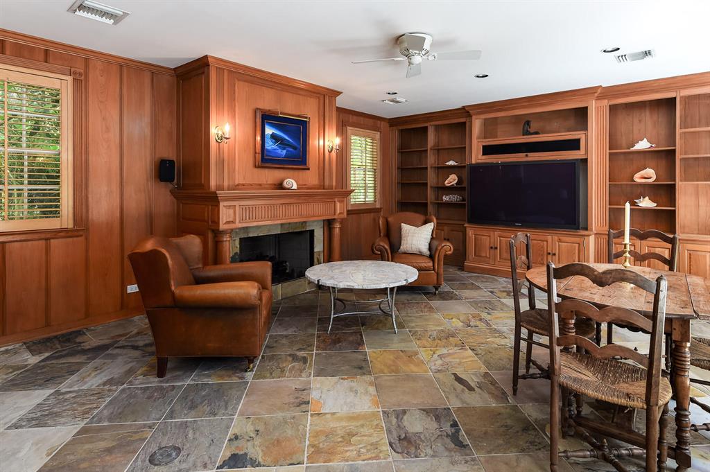 COCOANUT GROVE - Residential