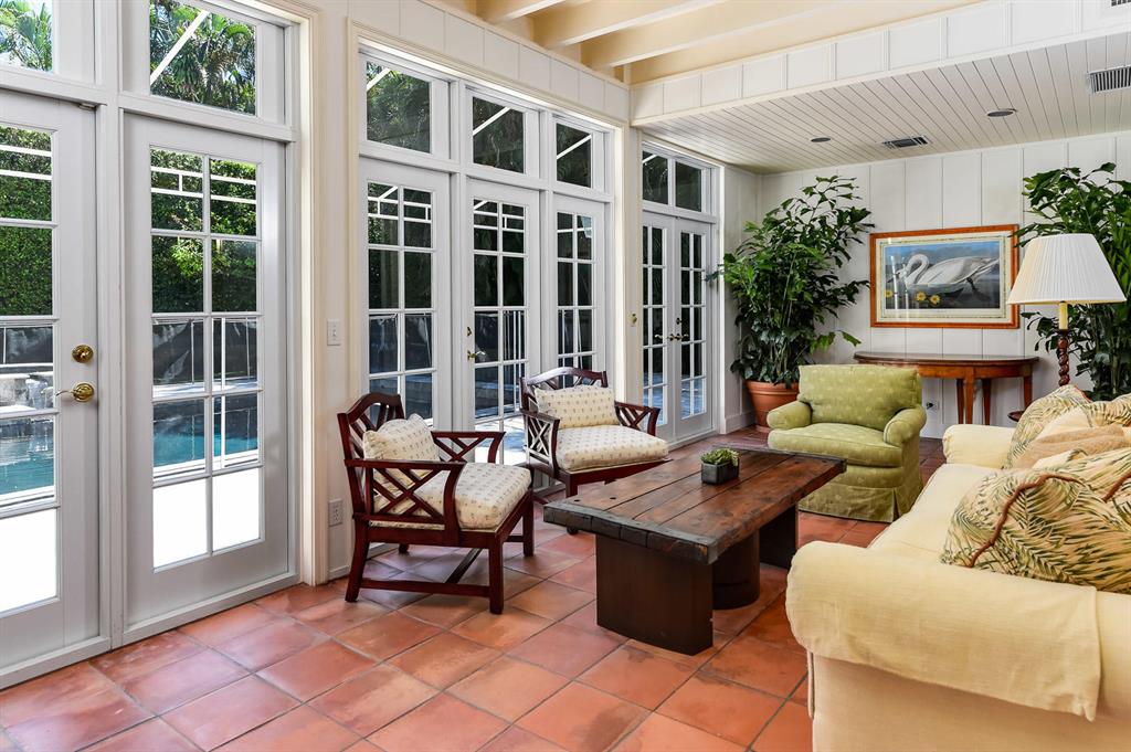 COCOANUT GROVE - Residential