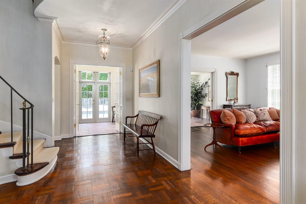 COCOANUT GROVE - Residential