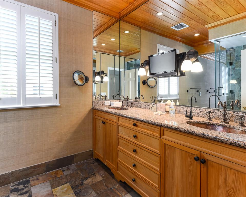 COCOANUT GROVE - Residential