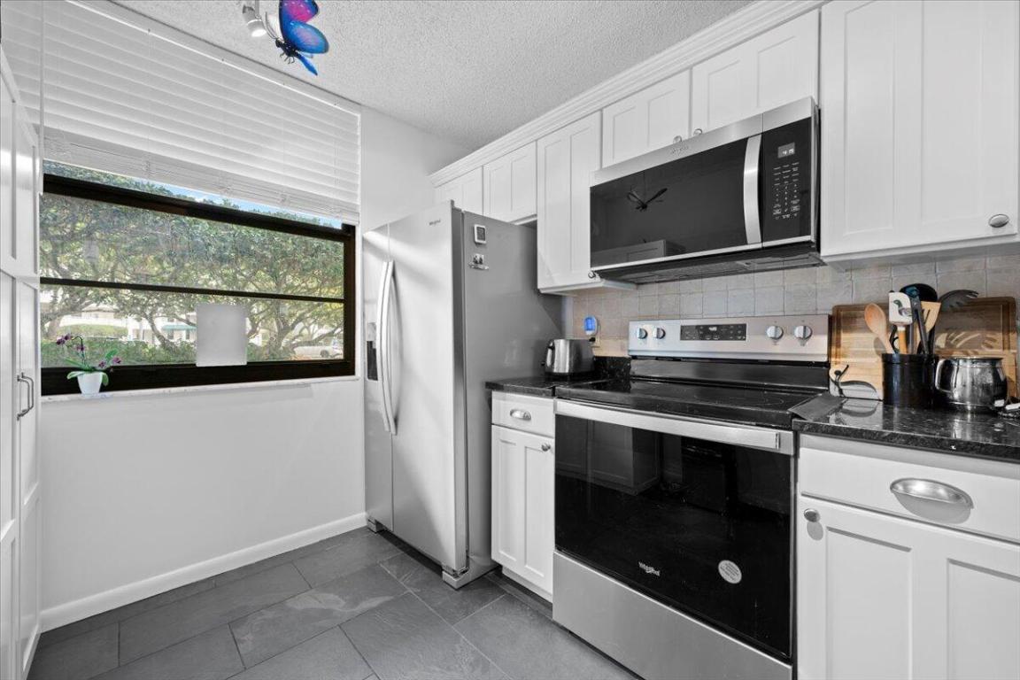 WHITEHALL CONDO OF THE LANDS OF THE PRESIDENT - Residential