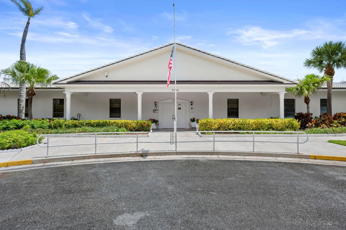 WHITEHALL CONDO OF THE LANDS OF THE PRESIDENT - Residential