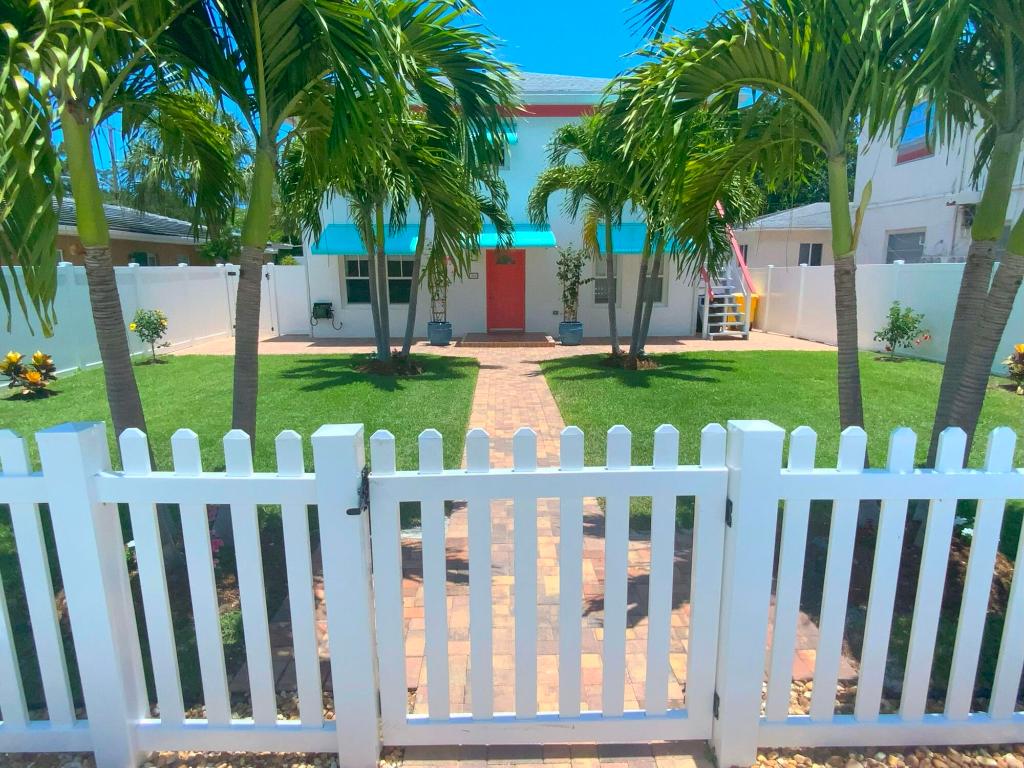 LAKE WORTH TOWN OF - Residential