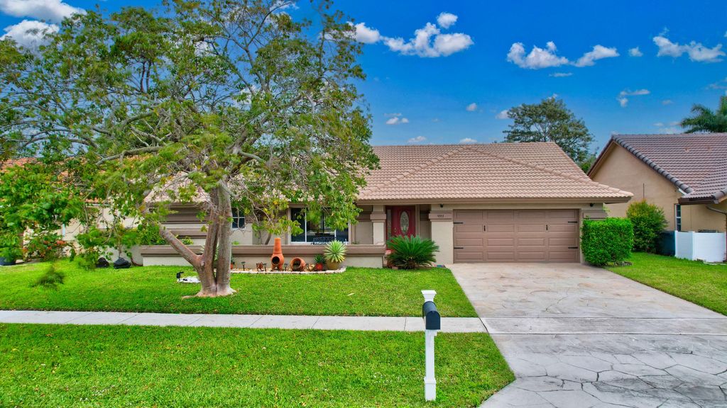 Photo of 9953 Majestic Way, Boynton Beach, FL 33437 (MLS # R11088994)