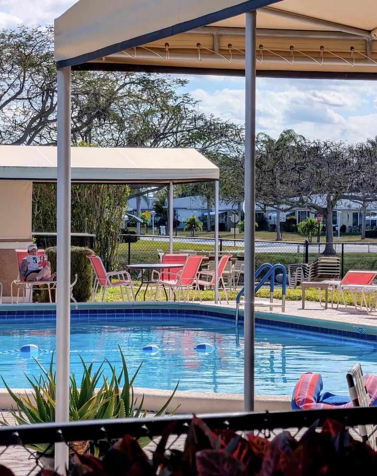 HIGH POINT OF DELRAY BEACH CONDO SEC I - Residential