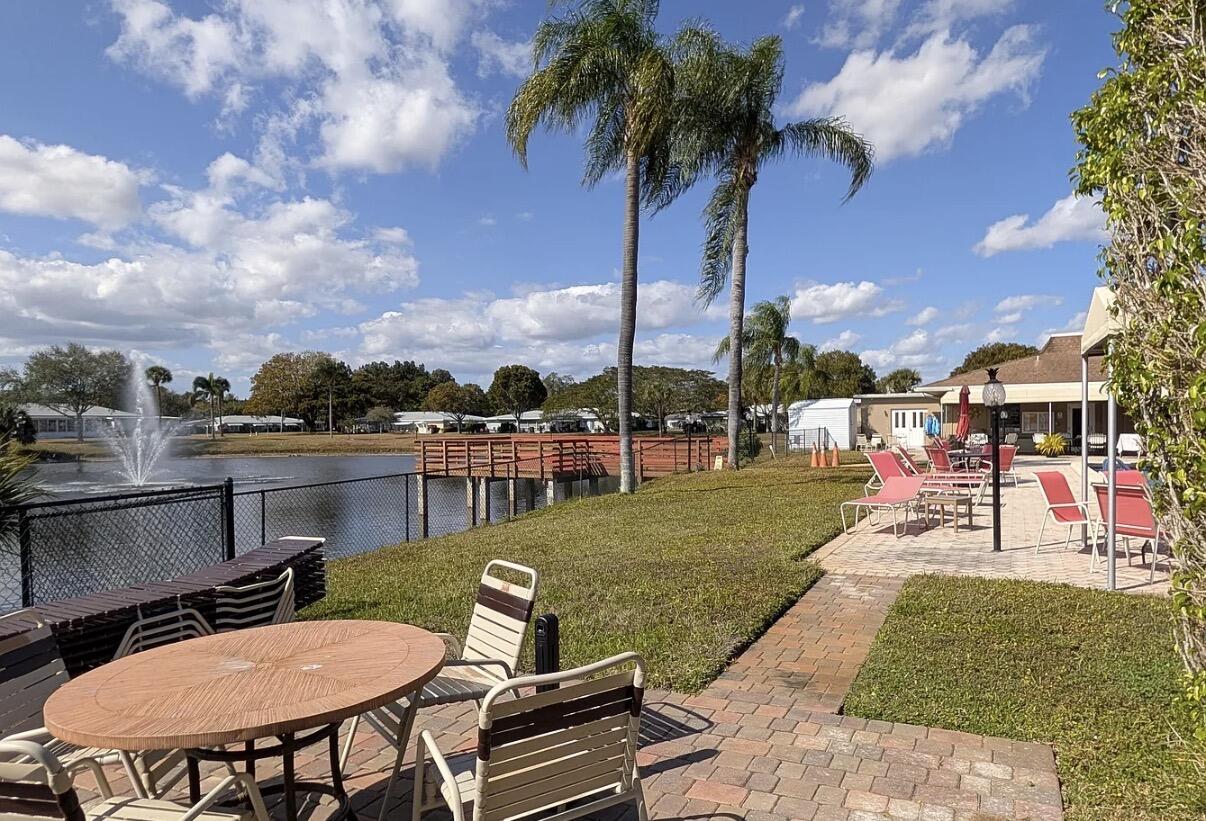 HIGH POINT OF DELRAY BEACH CONDO SEC I - Residential