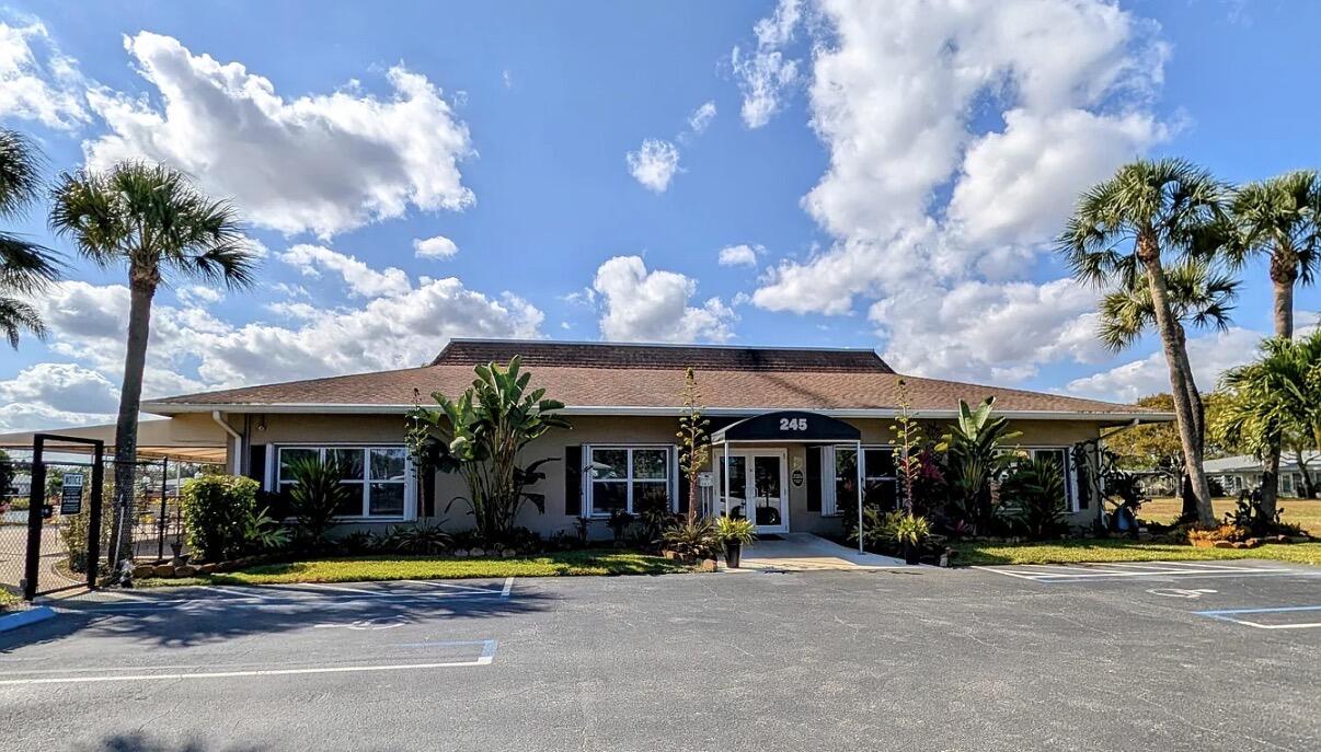 HIGH POINT OF DELRAY BEACH CONDO SEC I - Residential