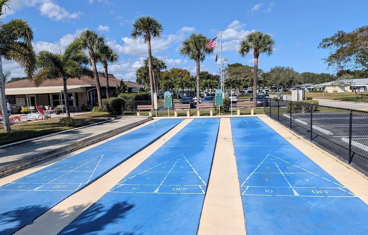 HIGH POINT OF DELRAY BEACH CONDO SEC I - Residential